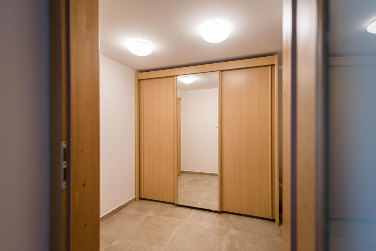 Ayni Apartman Semily Exterior foto